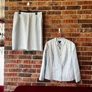 Leslie Fay Women’s Light Blue blazer &skirt suit set floral pattern Size:22WP